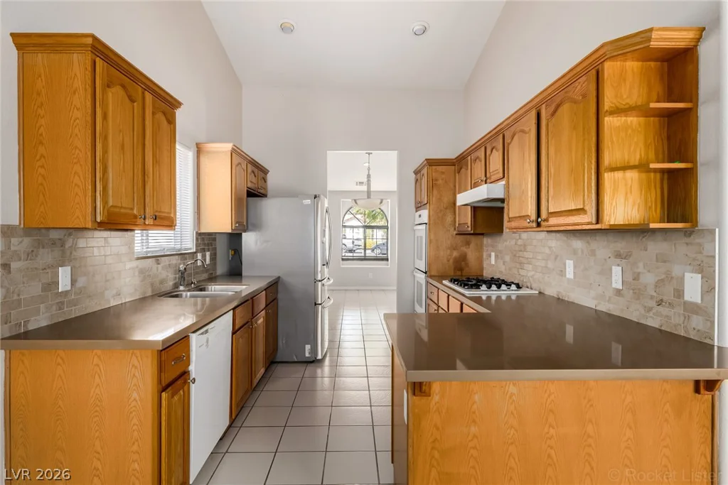 9021 Sunny Hills, Las Vegas, NV 89147