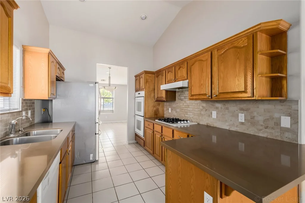 9021 Sunny Hills, Las Vegas, NV 89147