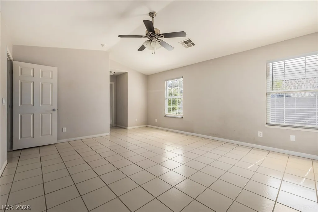 9021 Sunny Hills, Las Vegas, NV 89147