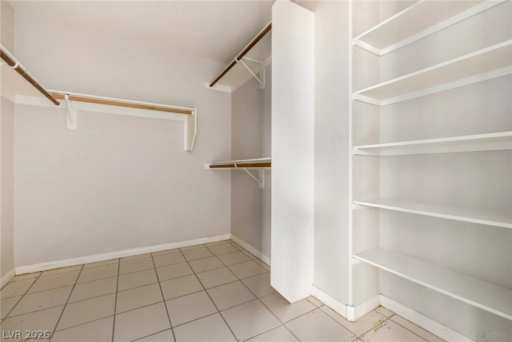 9021 Sunny Hills, Las Vegas, NV 89147