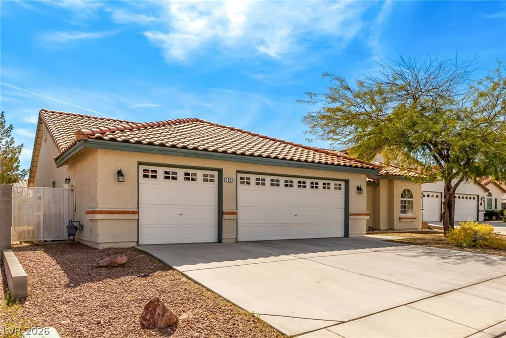 9021 Sunny Hills, Las Vegas, NV 89147