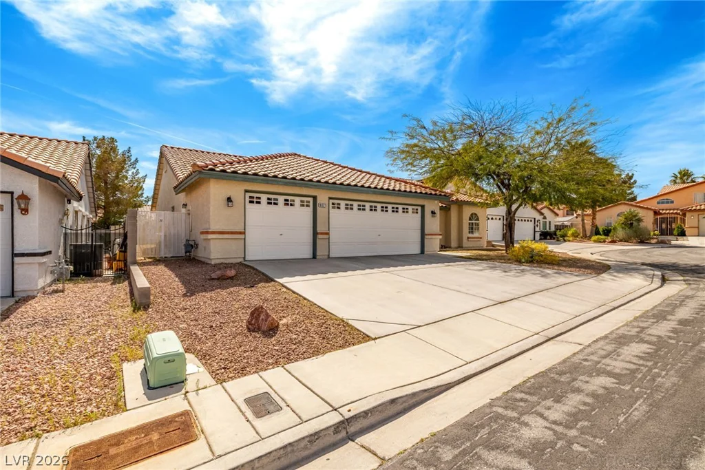 9021 Sunny Hills, Las Vegas, NV 89147