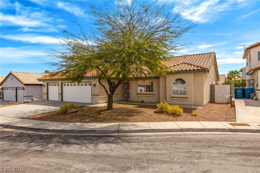9021 Sunny Hills, Las Vegas, NV 89147