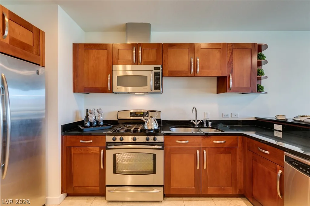 4525 Dean Martin, Las Vegas, NV 89103