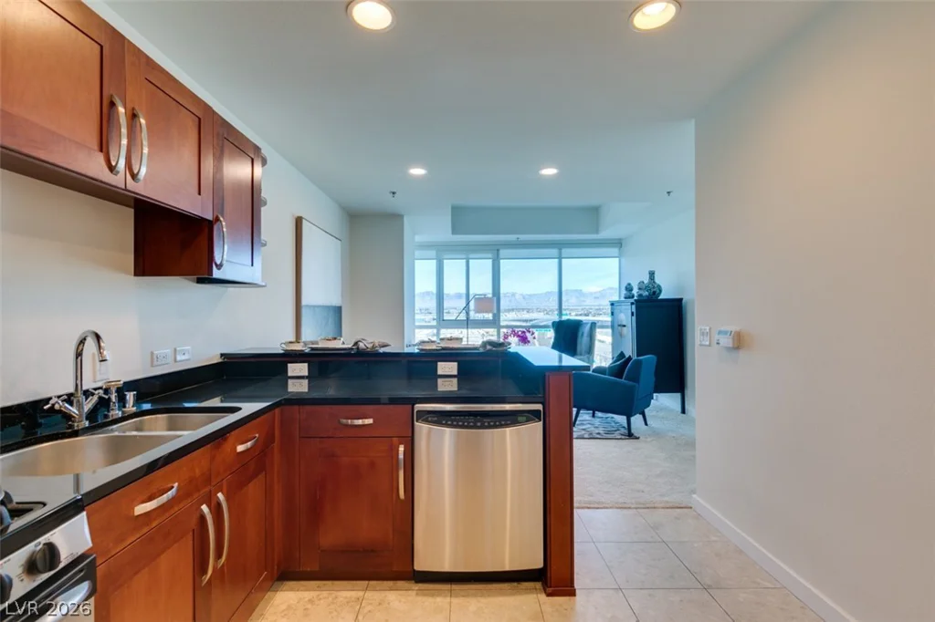 4525 Dean Martin, Las Vegas, NV 89103