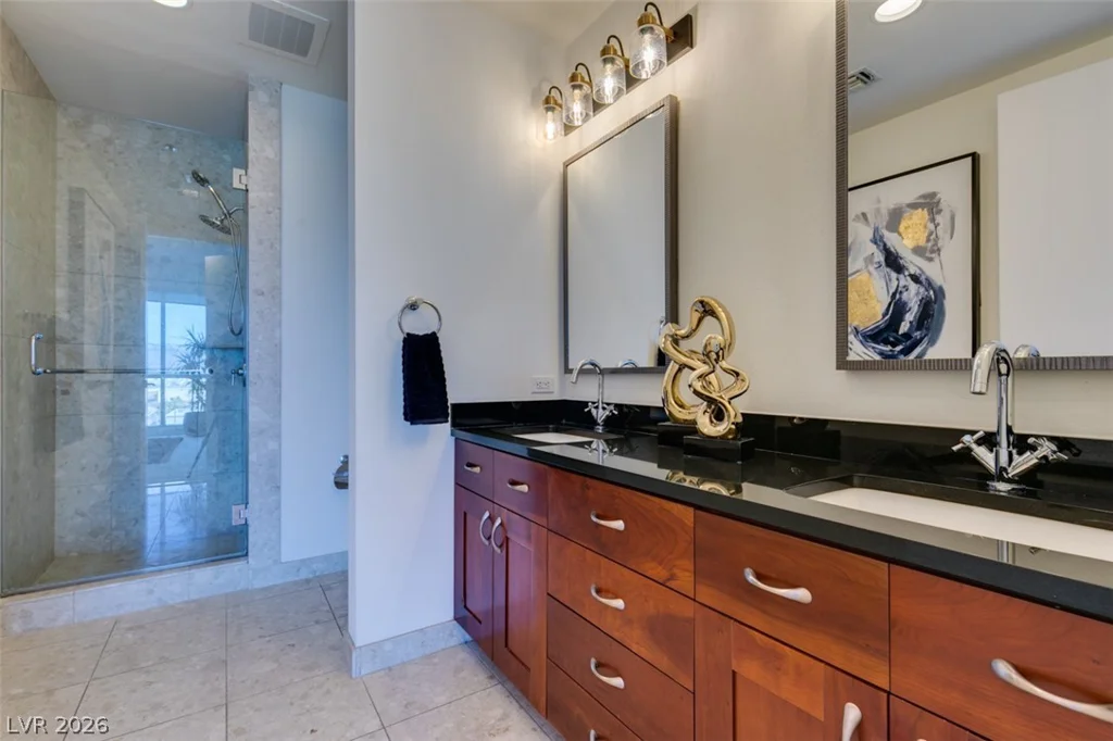 4525 Dean Martin, Las Vegas, NV 89103