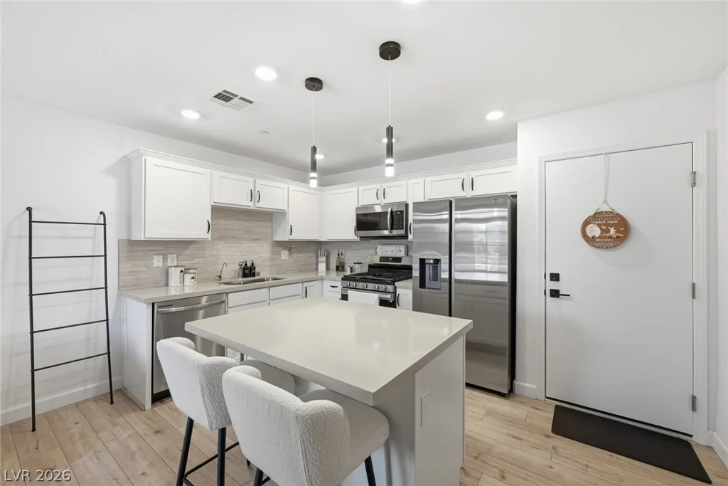 709 Pickled Pepper, Henderson, NV 89011