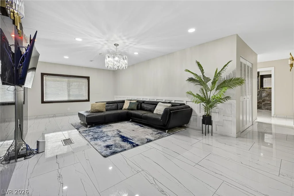431 Fogg, Las Vegas, NV 89110