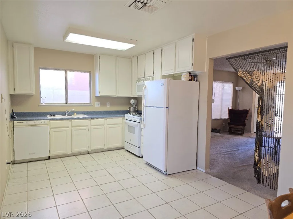6676 Fredonia, Las Vegas, NV 89108