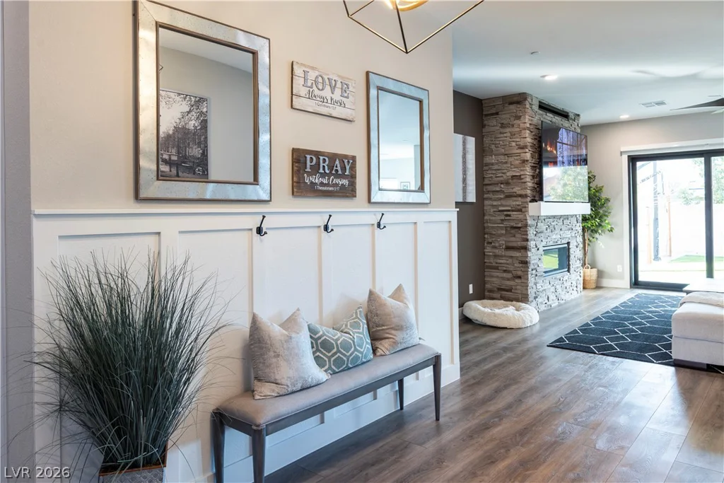 7433 Deschutes, Las Vegas, NV 89129