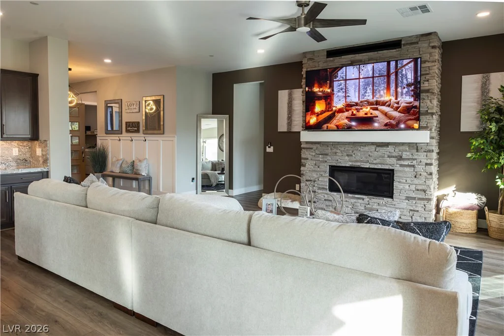 7433 Deschutes, Las Vegas, NV 89129