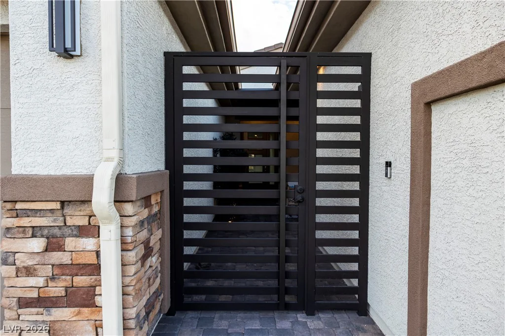 7433 Deschutes, Las Vegas, NV 89129