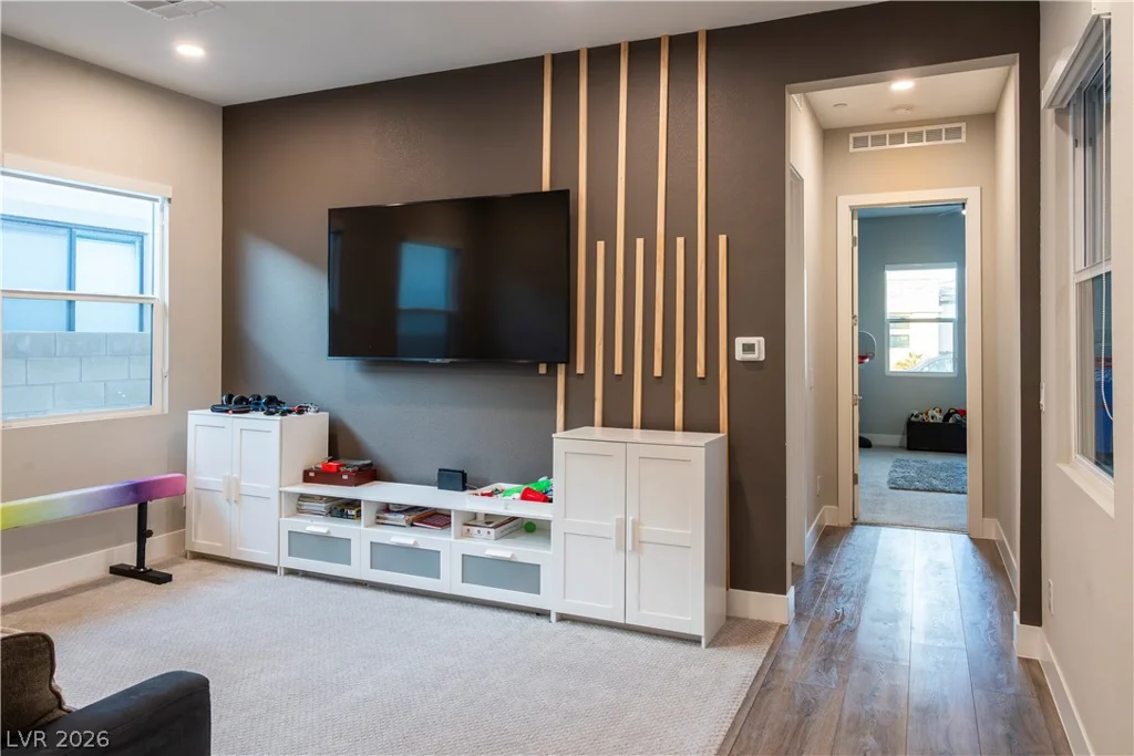 7433 Deschutes, Las Vegas, NV 89129
