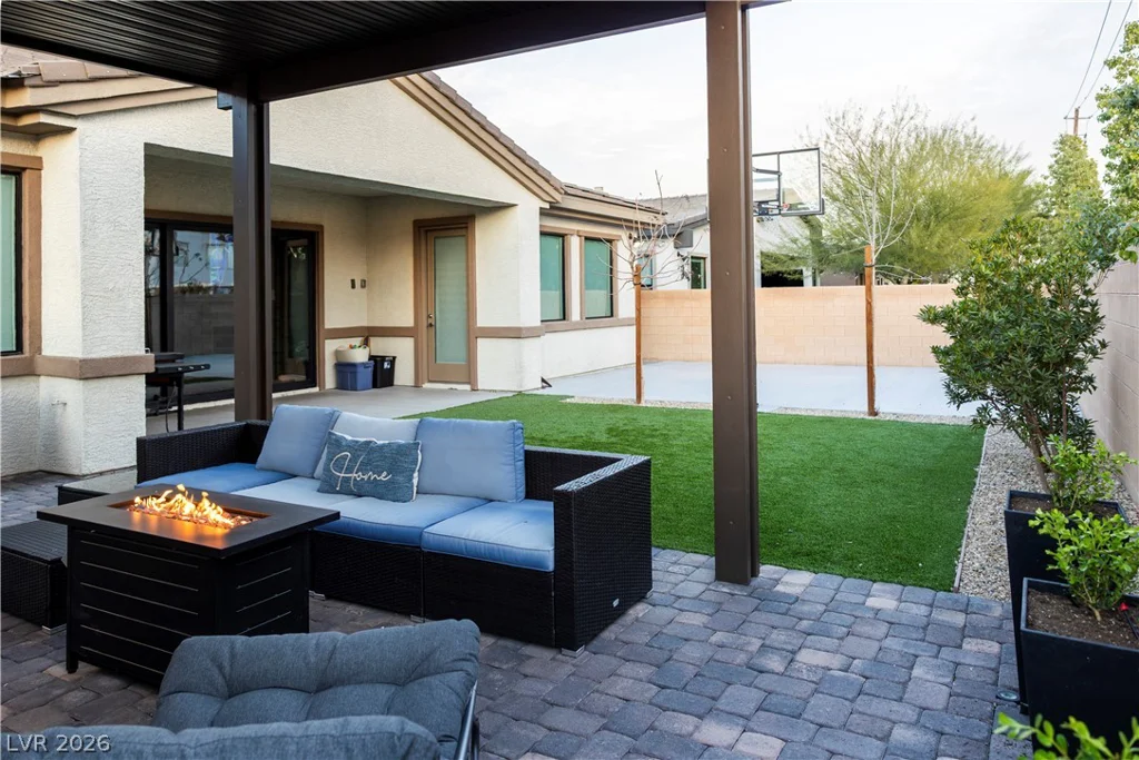 7433 Deschutes, Las Vegas, NV 89129