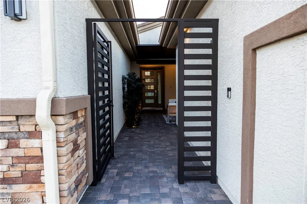 7433 Deschutes, Las Vegas, NV 89129