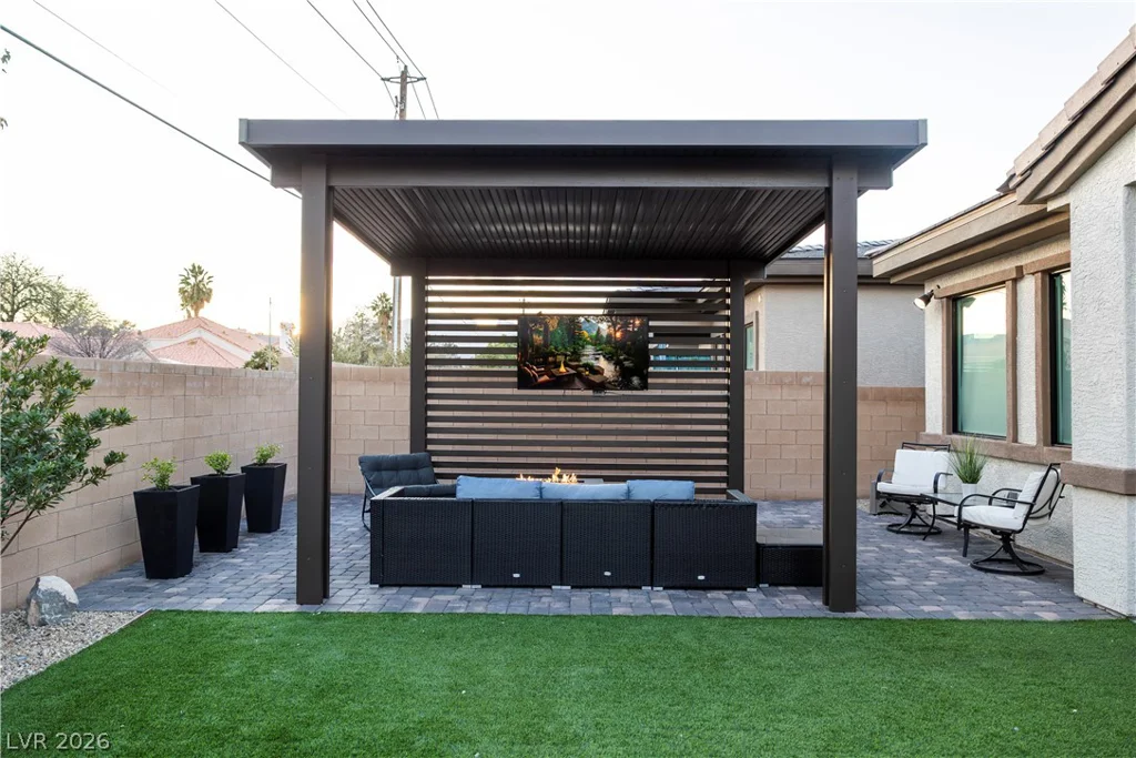7433 Deschutes, Las Vegas, NV 89129