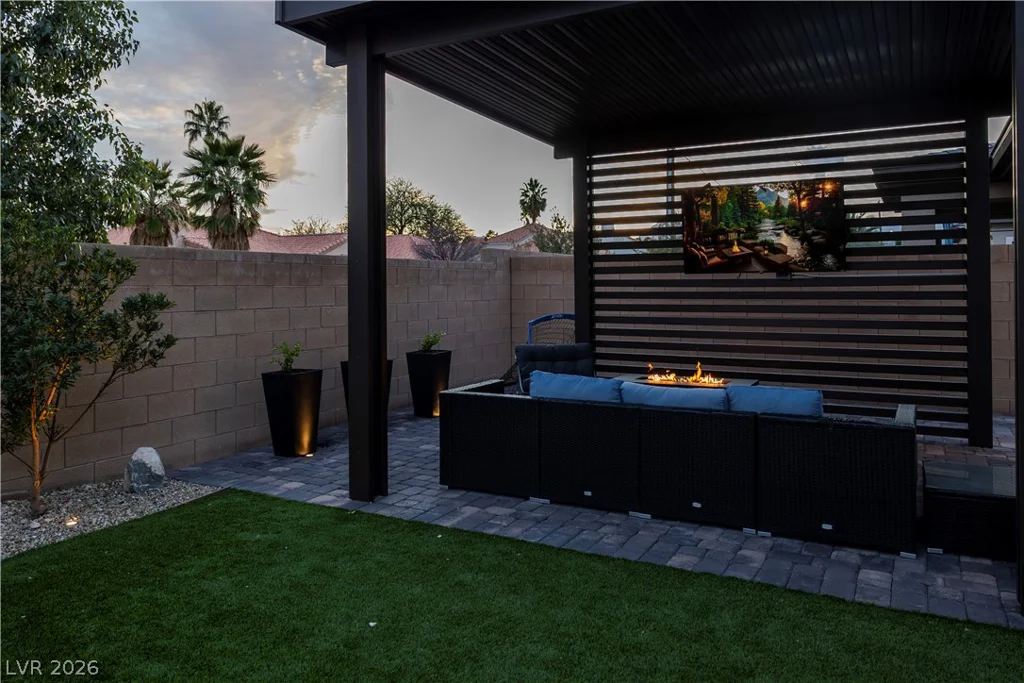 7433 Deschutes, Las Vegas, NV 89129