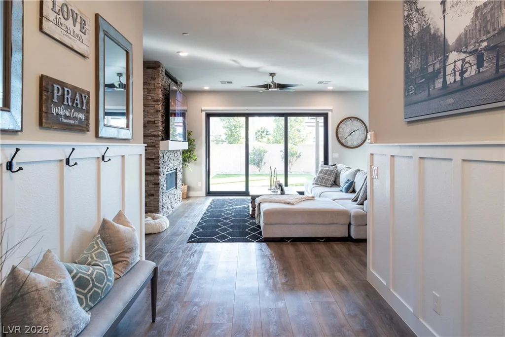 7433 Deschutes, Las Vegas, NV 89129