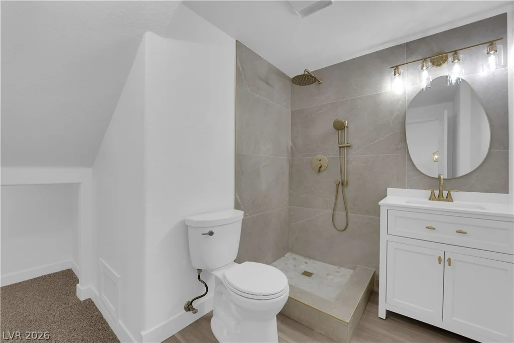 6940 Emerald Springs, Las Vegas, NV 89113