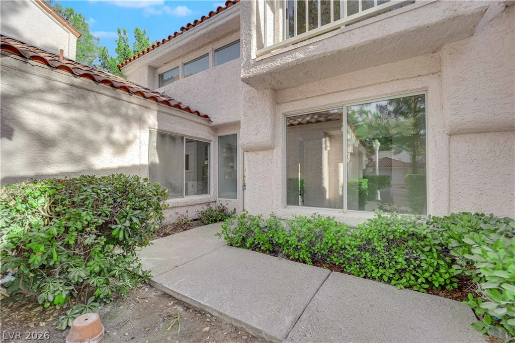 6940 Emerald Springs, Las Vegas, NV 89113