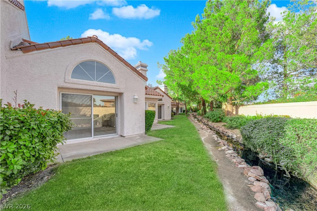 6940 Emerald Springs, Las Vegas, NV 89113