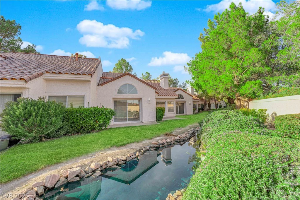 6940 Emerald Springs, Las Vegas, NV 89113
