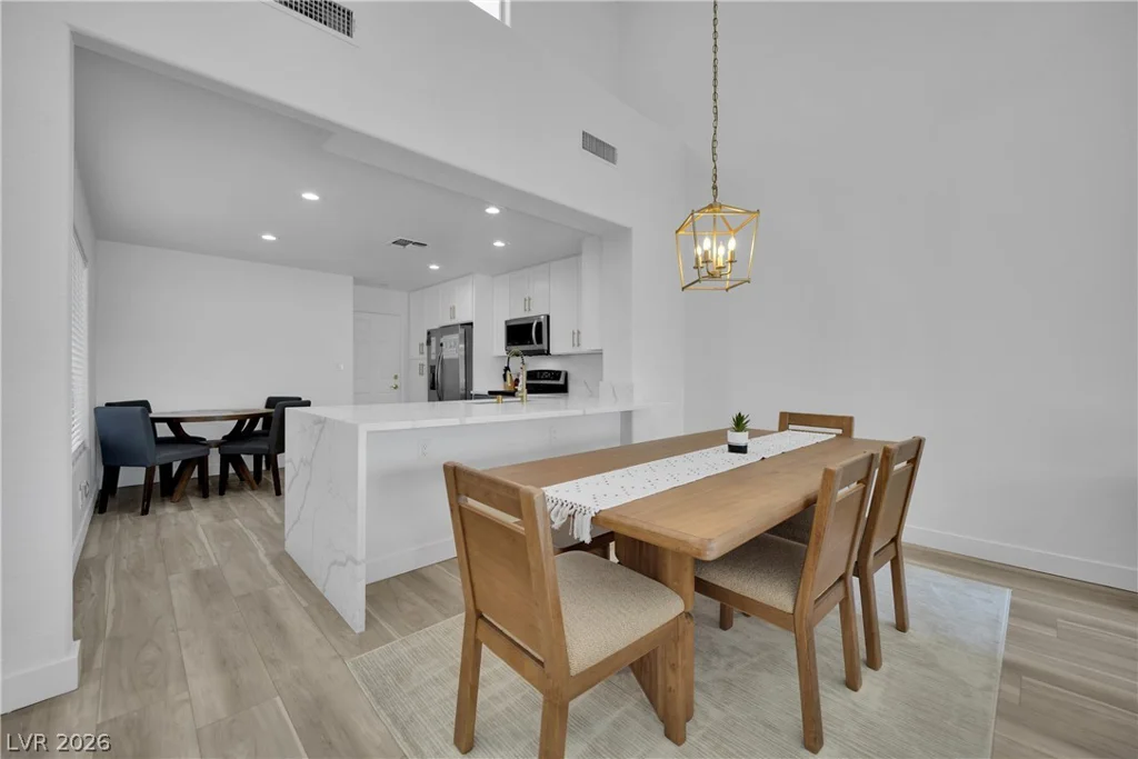 6940 Emerald Springs, Las Vegas, NV 89113