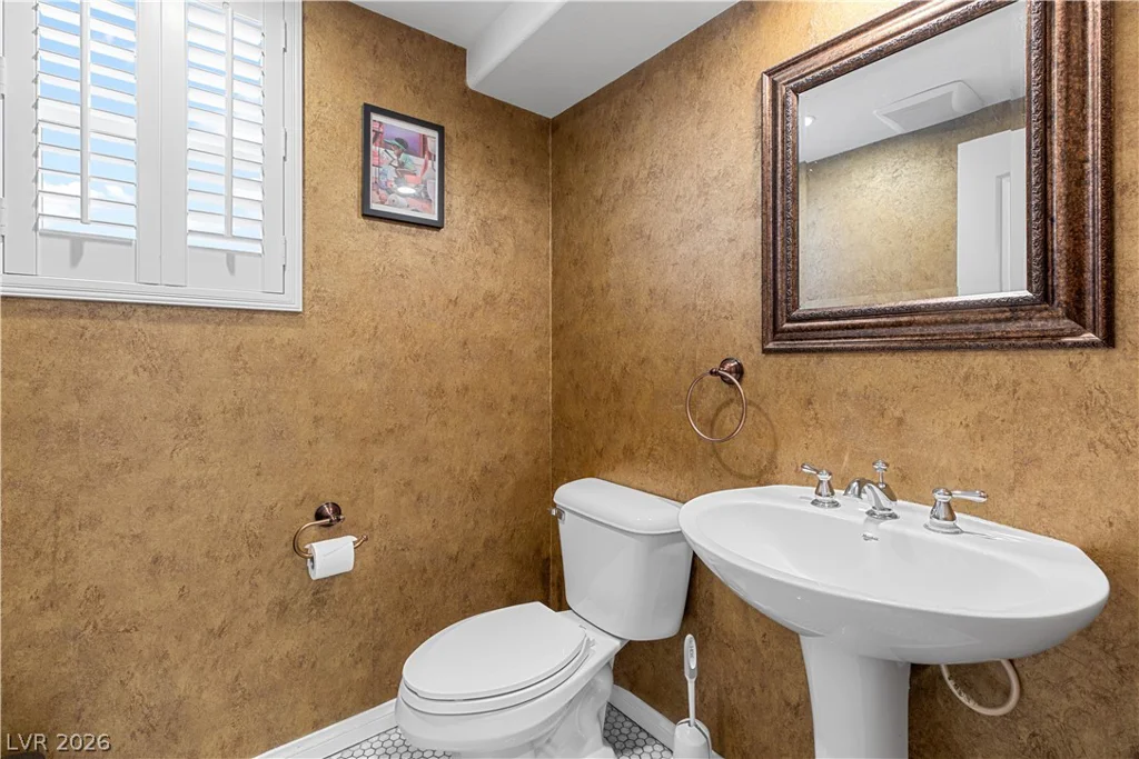 6855 Desert Island, Las Vegas, NV 89149