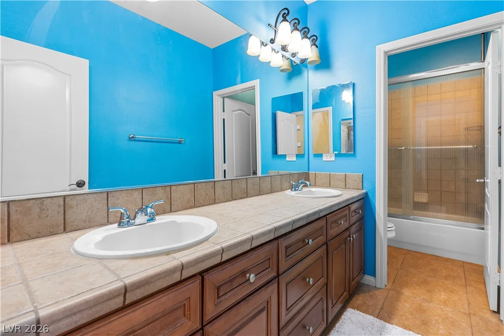 6855 Desert Island, Las Vegas, NV 89149