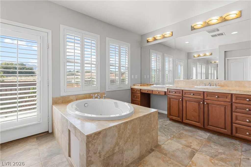 6855 Desert Island, Las Vegas, NV 89149