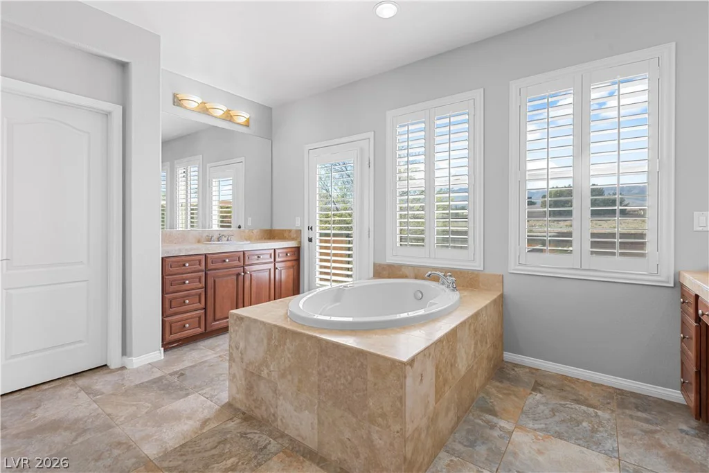 6855 Desert Island, Las Vegas, NV 89149
