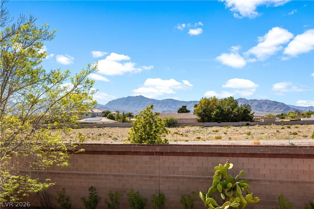 6855 Desert Island, Las Vegas, NV 89149