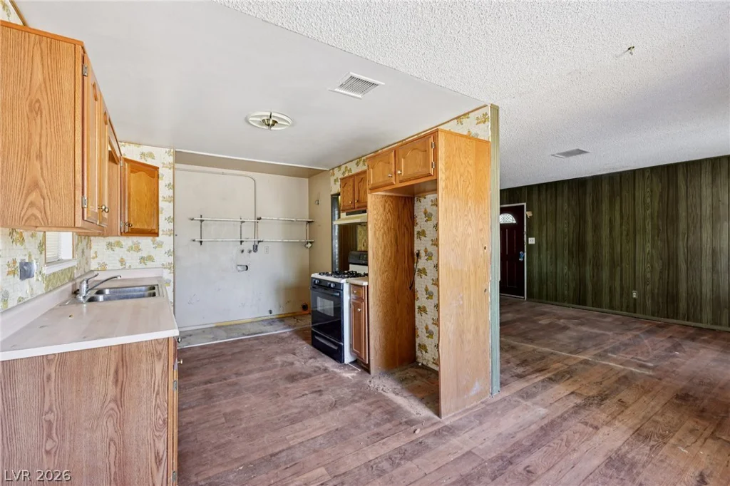 2608 Englestad, North Las Vegas, NV 89030