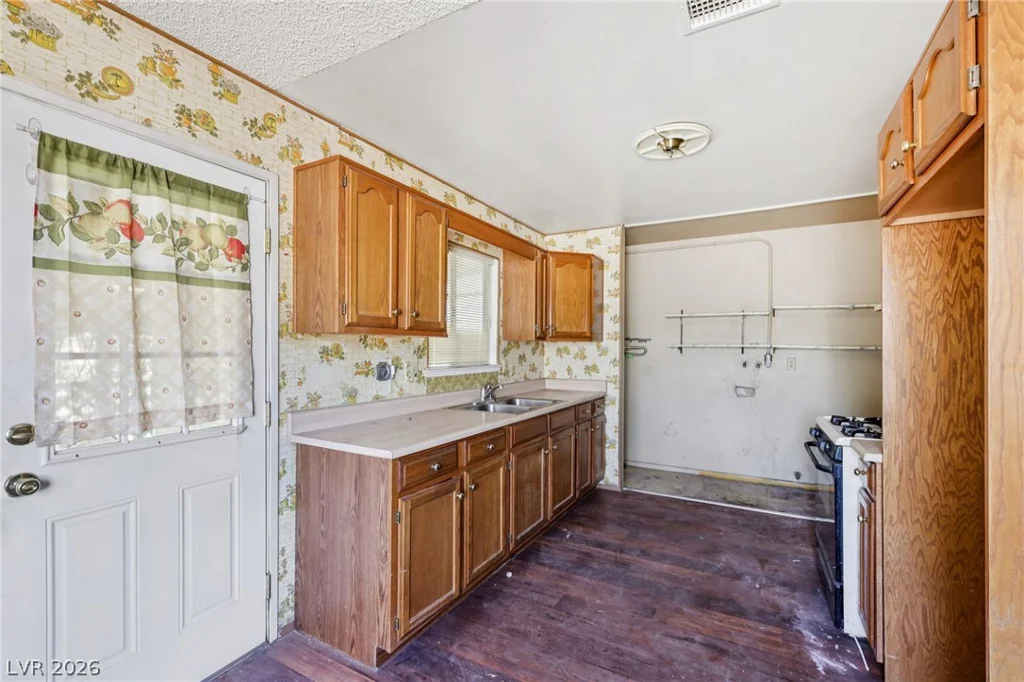 2608 Englestad, North Las Vegas, NV 89030