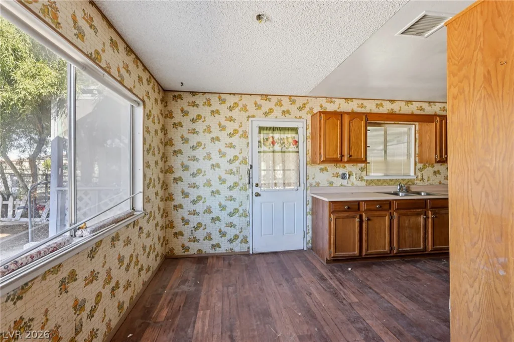 2608 Englestad, North Las Vegas, NV 89030