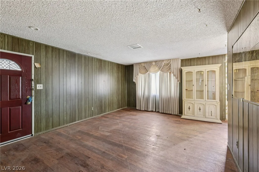 2608 Englestad, North Las Vegas, NV 89030