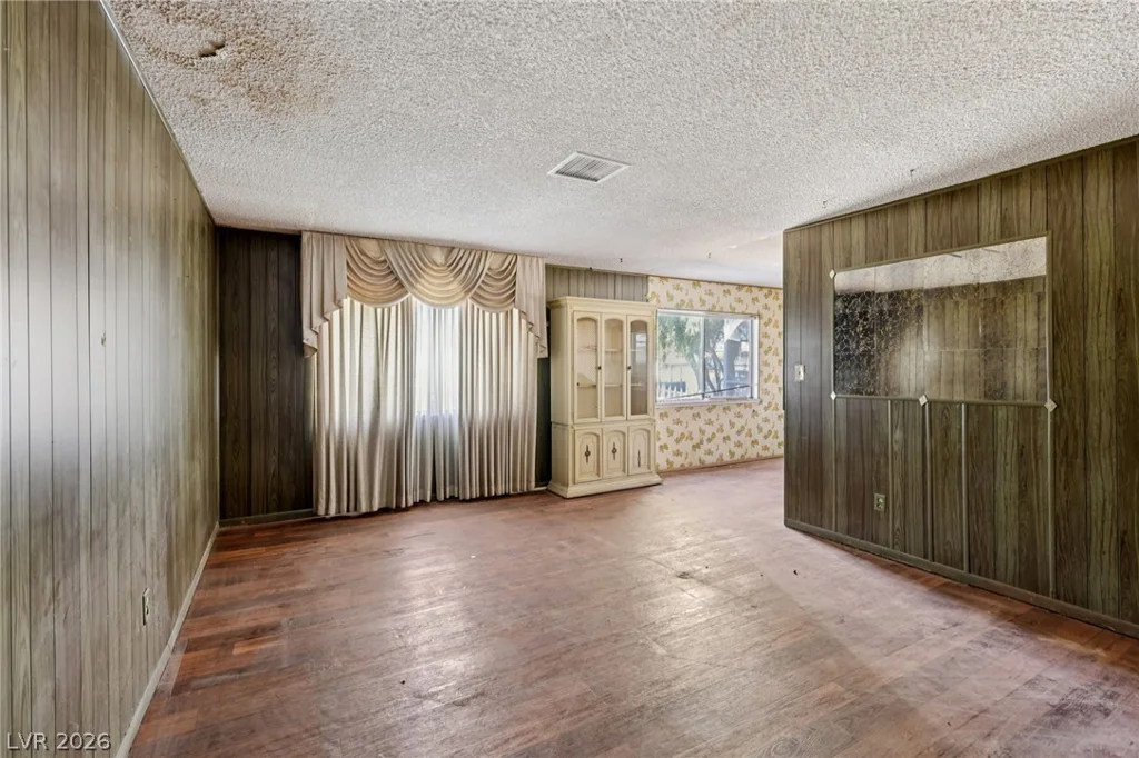 2608 Englestad, North Las Vegas, NV 89030