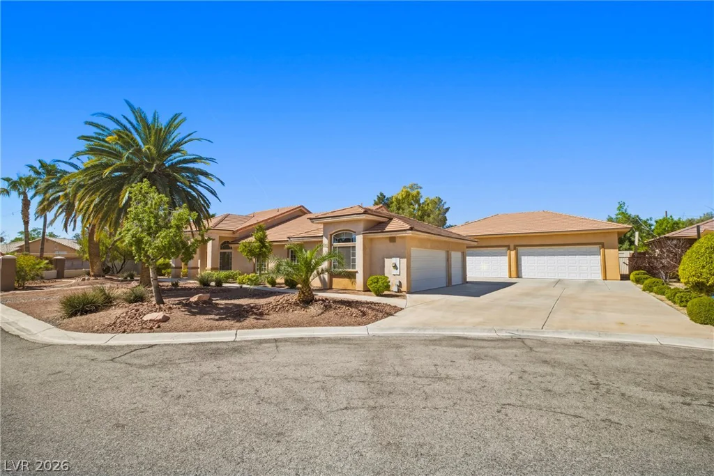 206 Mesa Verde, Las Vegas, NV 89123