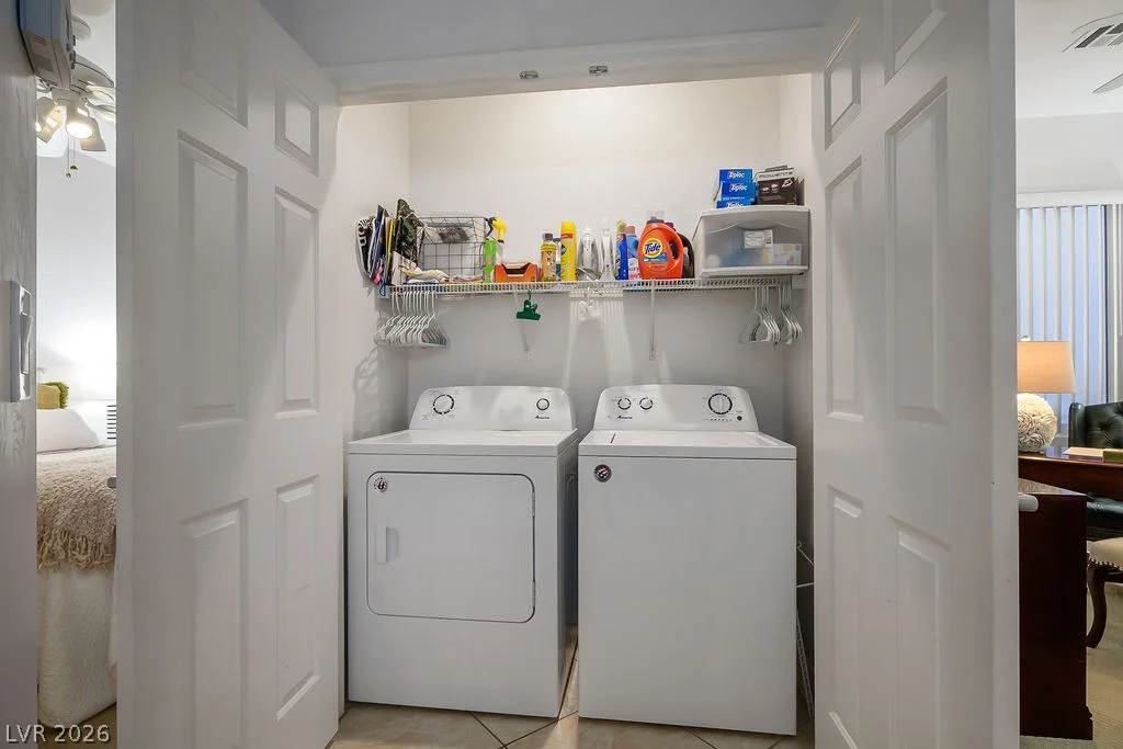 2565 Cosmic Dust, Henderson, NV 89044