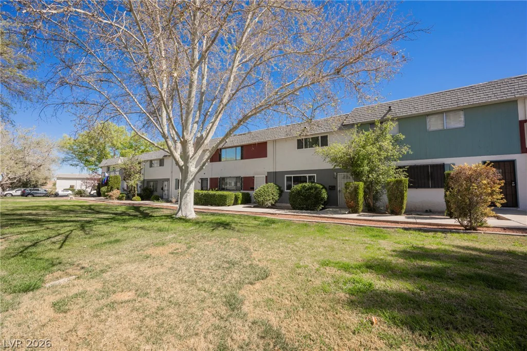 135 Greenbriar Townhouse, Las Vegas, NV 89121