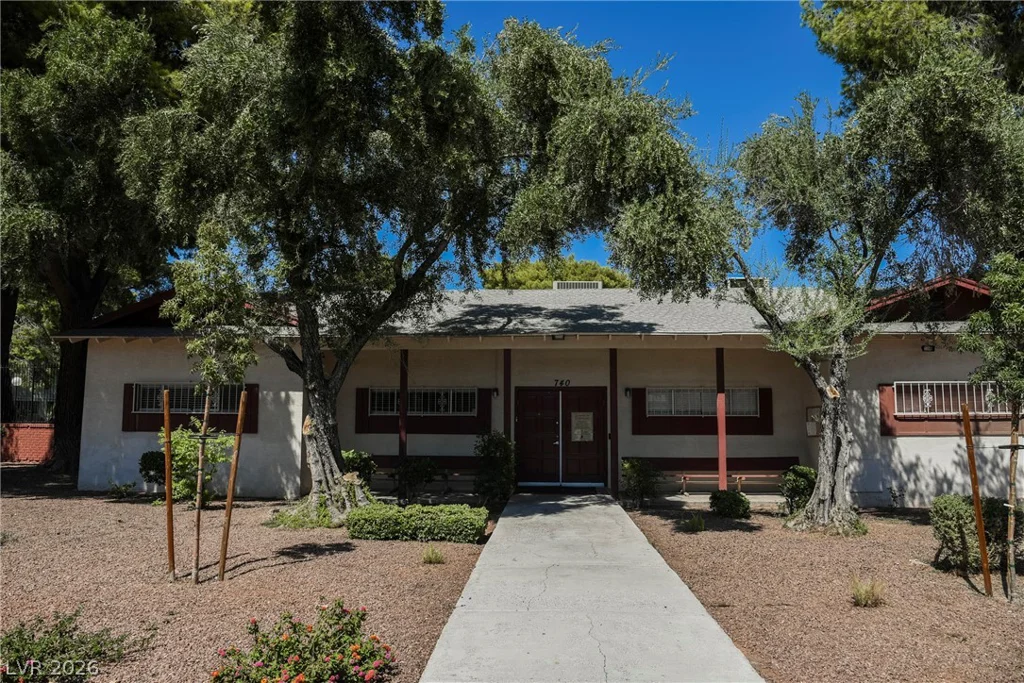 135 Greenbriar Townhouse, Las Vegas, NV 89121