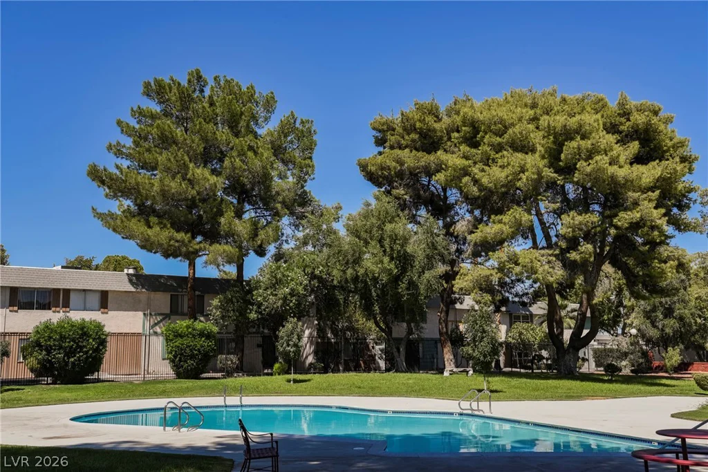 135 Greenbriar Townhouse, Las Vegas, NV 89121