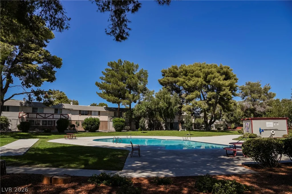 135 Greenbriar Townhouse, Las Vegas, NV 89121