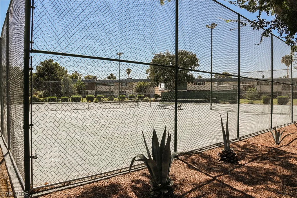 135 Greenbriar Townhouse, Las Vegas, NV 89121