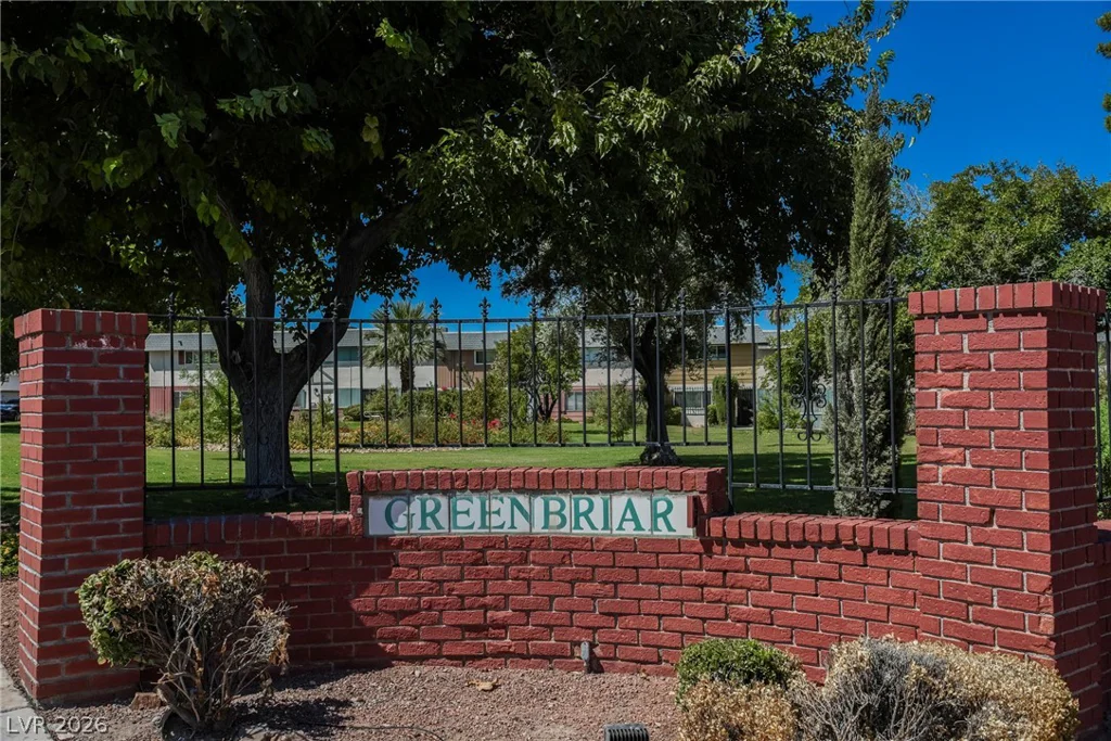 135 Greenbriar Townhouse, Las Vegas, NV 89121