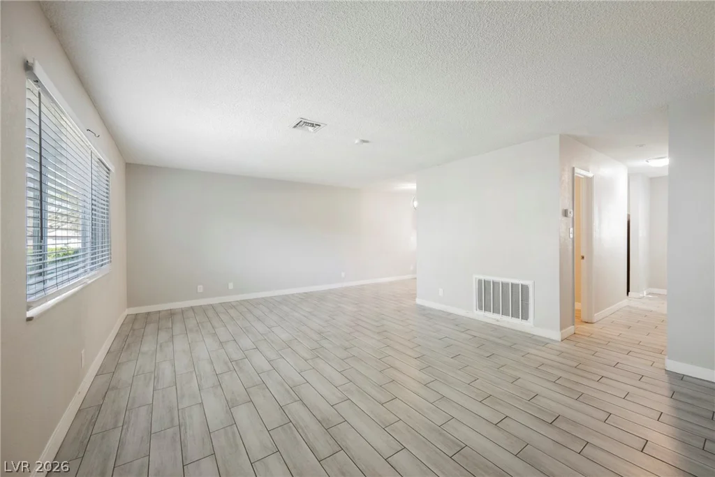 135 Greenbriar Townhouse, Las Vegas, NV 89121