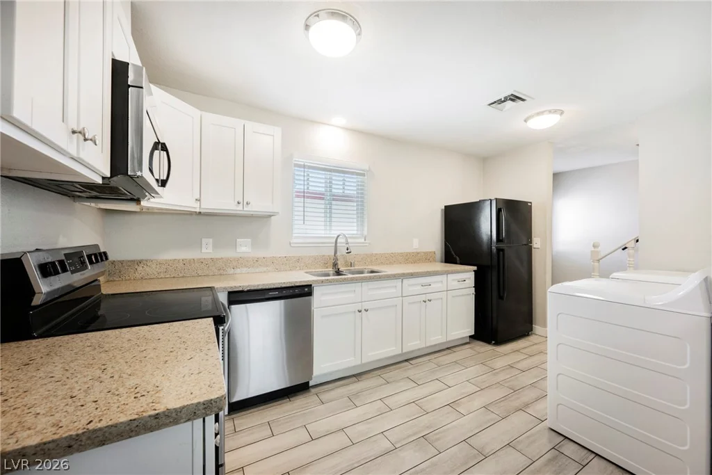 135 Greenbriar Townhouse, Las Vegas, NV 89121