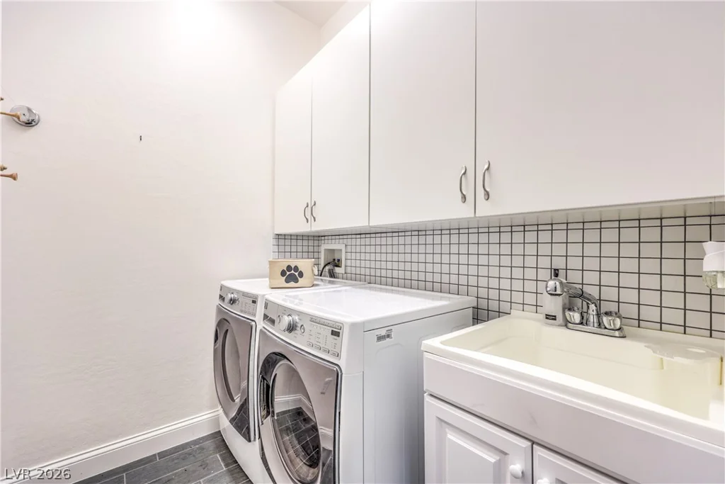 933 Everest Peak, Henderson, NV 89012