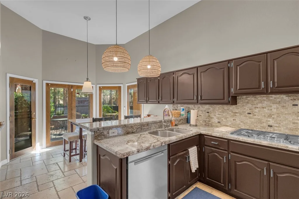 7176 Mission Hills, Las Vegas, NV 89113