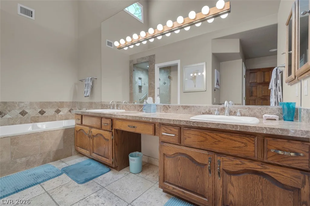 7176 Mission Hills, Las Vegas, NV 89113